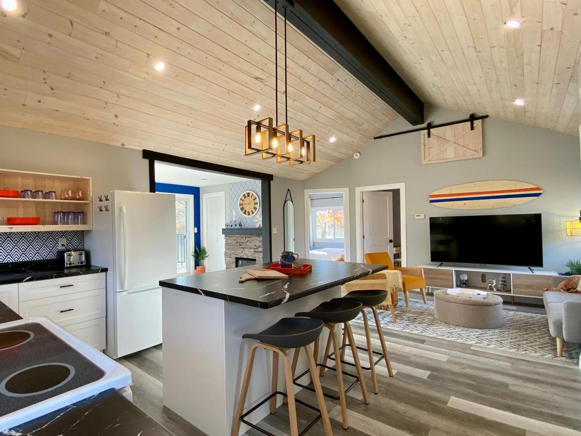 Creekside Cottage - Kayak, Sup, Fishing, Game Room, Steps To The Beach Kingsville Екстер'єр фото